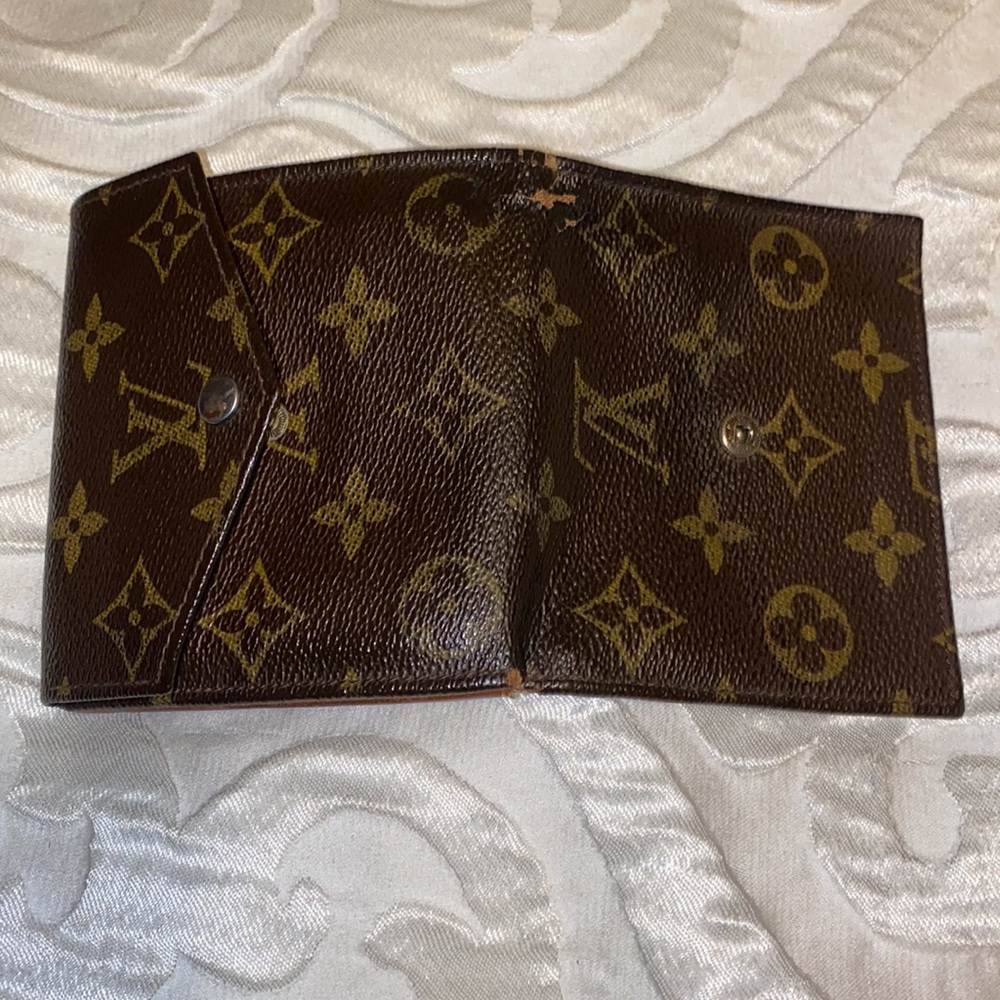 Louis Vuitton Wallet - Picture 7 of 8